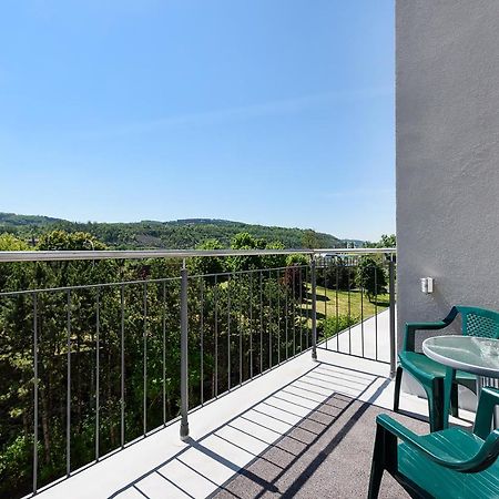 Hotel Alex Beroun  Extérieur photo