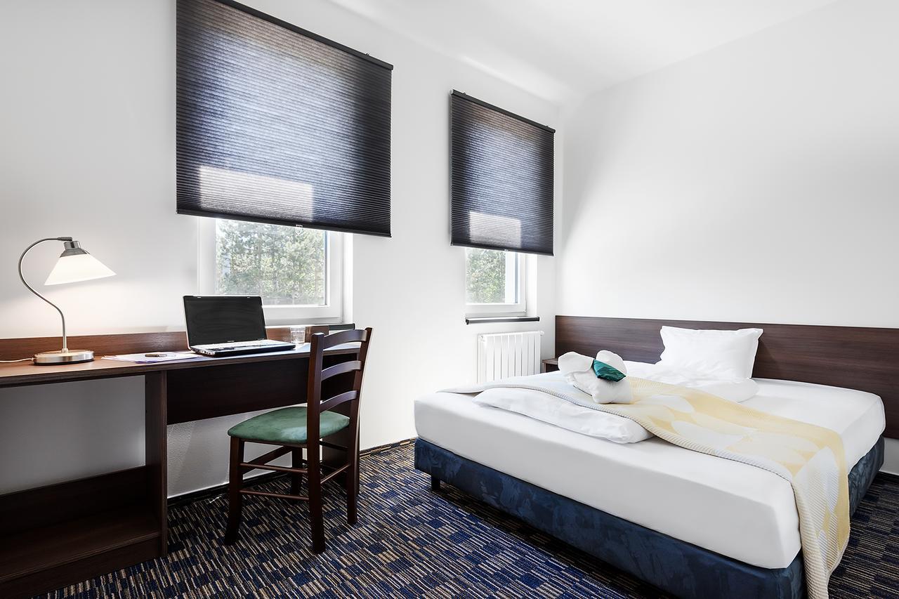 Hotel Alex Beroun  Extérieur photo