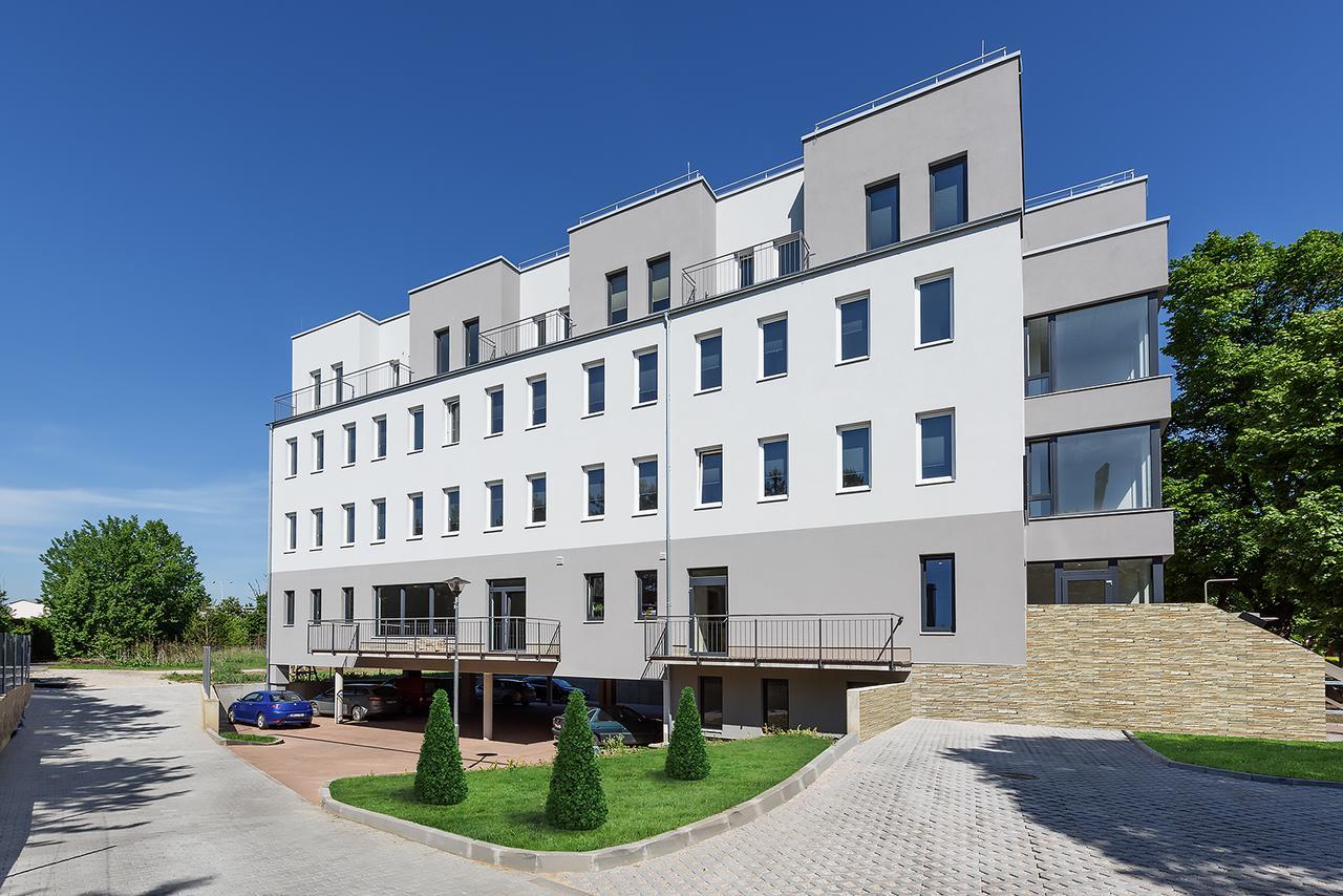 Hotel Alex Beroun  Extérieur photo