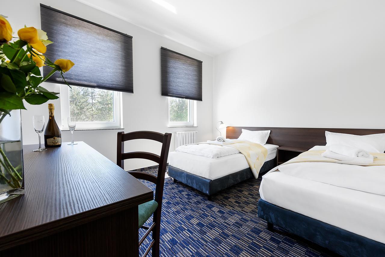 Hotel Alex Beroun  Extérieur photo