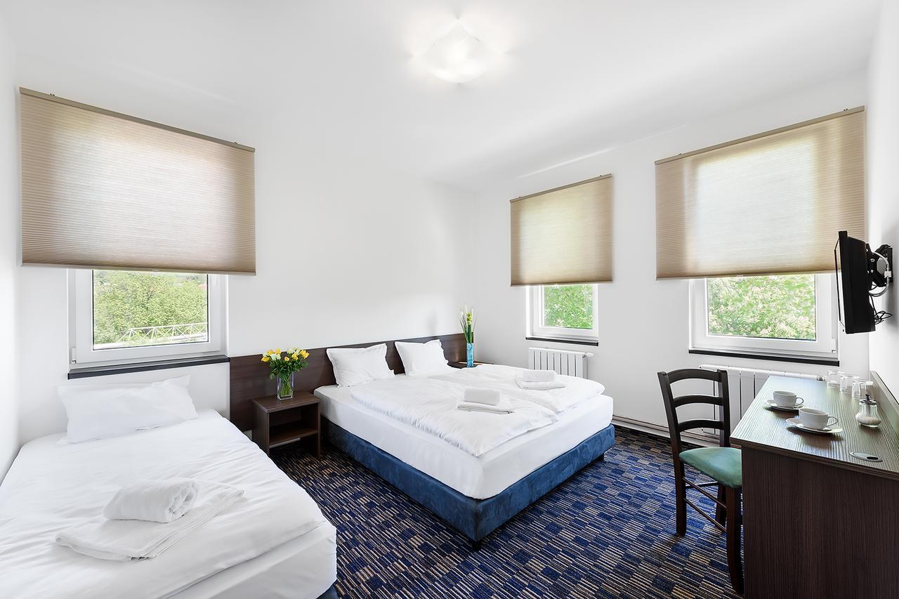 Hotel Alex Beroun  Extérieur photo